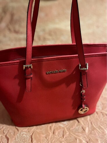 Michael Kors orjinal mağazasından alındı