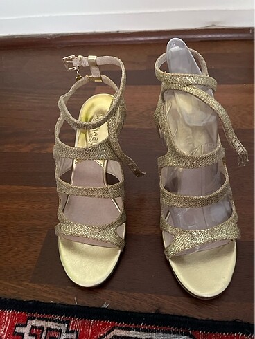 38 Beden Michael Kors Stiletto