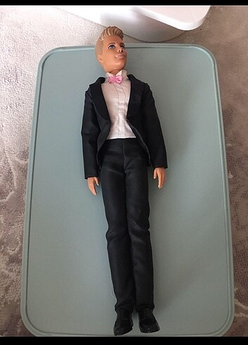Barbie bebek can