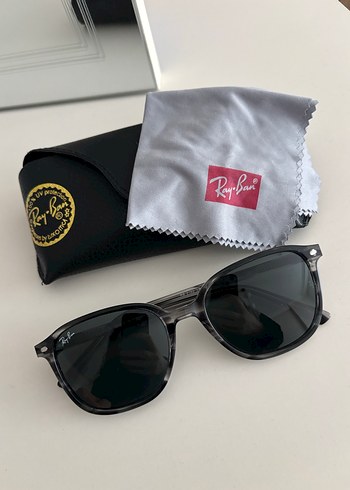 Ray Ban