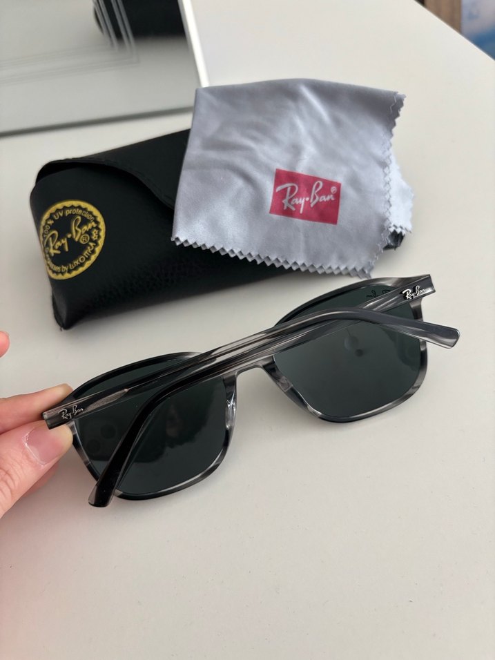 Ray-Ban Gri Klasik bay bayan Güneş Gözlüğü - Görsel 2
