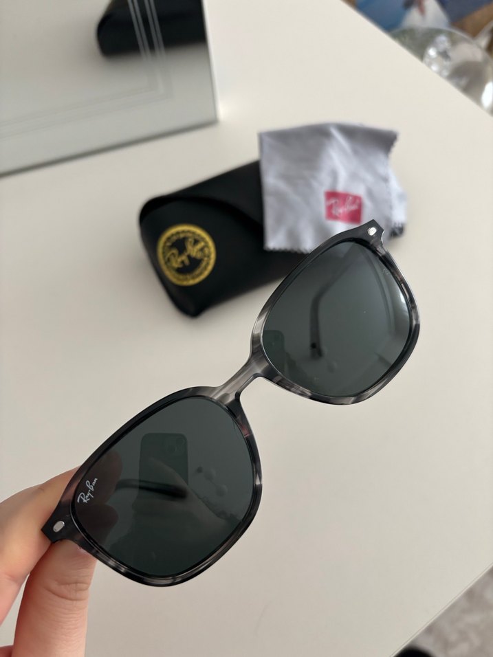 Ray-Ban Gri Klasik bay bayan Güneş Gözlüğü - Görsel 4