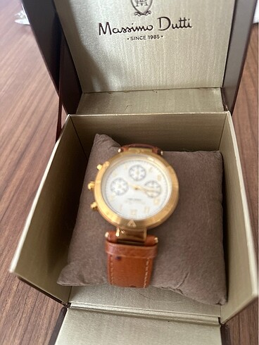 Massimo Dutti saat