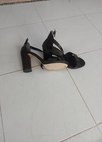 38 Beden siyah Renk Tek bant topuklu ayakkabı 