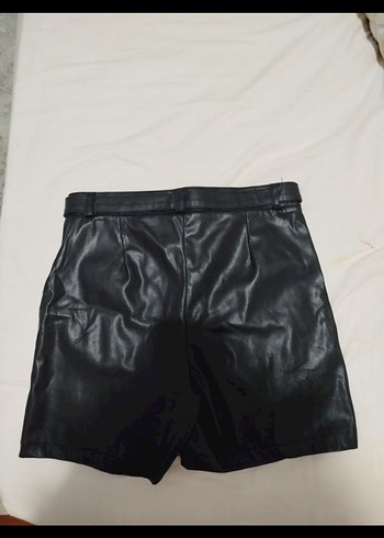 Kemerli Siyah Deri Mini Şort - Görsel 6
