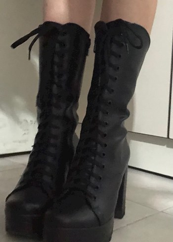 Siyah Deri Platform Topuklu Gotik Kadın Bot - Görsel 3