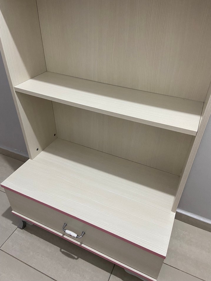 Beyaz Kitaplık Çekmeceli - Görsel 3