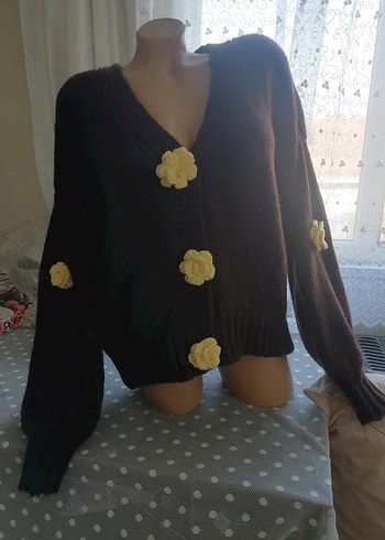 Diğer Kızlar için Kahverengi Örgü Hırka