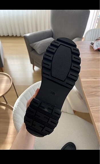 37 Beden siyah Renk Zara makosen 37