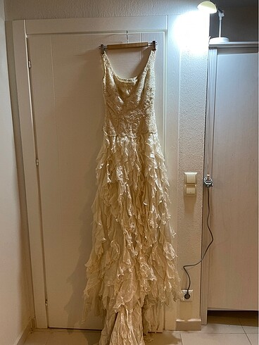 Pronovias vintage beyaz taşlı uzun kuyruklu fildişi abiye