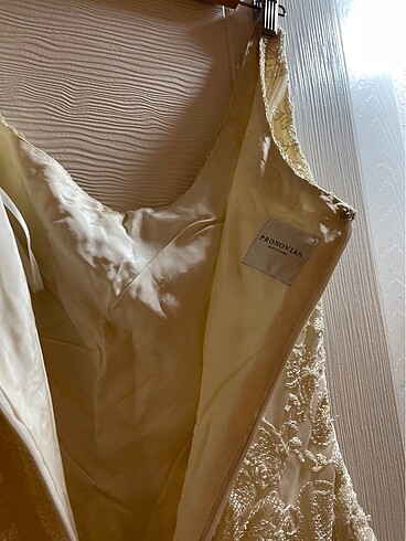 36 Beden Pronovias vintage beyaz taşlı uzun kuyruklu fildişi abiye