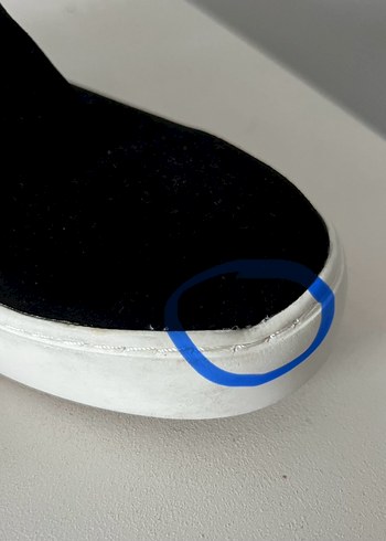 Siyah Kürklü Kadın Bot - Görsel 5