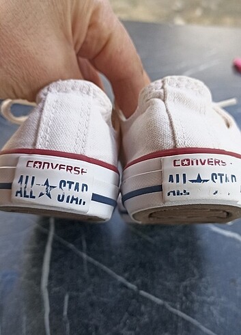 33 Beden beyaz Renk ORJİNAL ÇOCUK CONVERSE