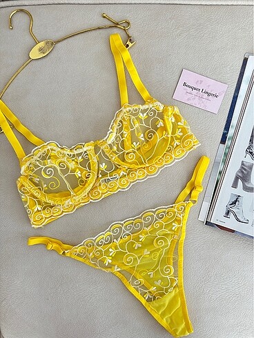 Sarı İşleme Detaylı Balenli Sütyen Tanga Set