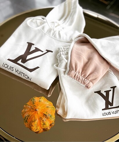Louis vuitton eşofman takımı