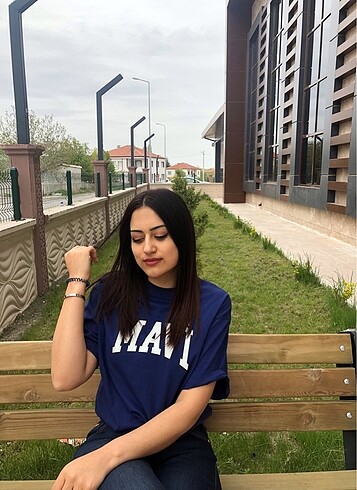 Mavi tişört