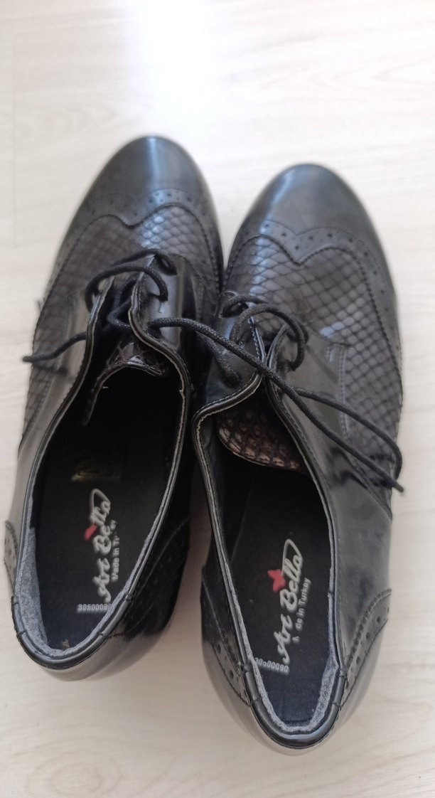 Yılan Desenli Siyah Dolgu Topuklu Bağcıklı Ayakkabı - Görsel 4