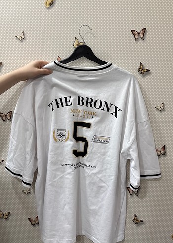 LC Waikiki Beyaz kadın Kısa Kollu TheBronx Baskılı Tişört