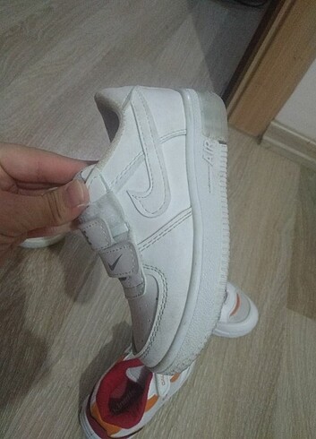 Spor beyaz ayakkabı sorunsuz