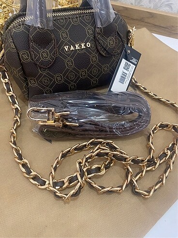 Vakko Vakko zincirli mini speedy çanta
