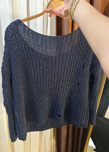 Yırtık desenli lacivert triko - Görsel 4