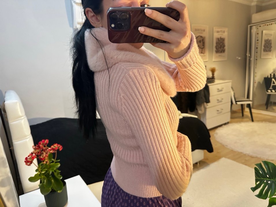 Zara pembe kürklü hırka - Görsel 3