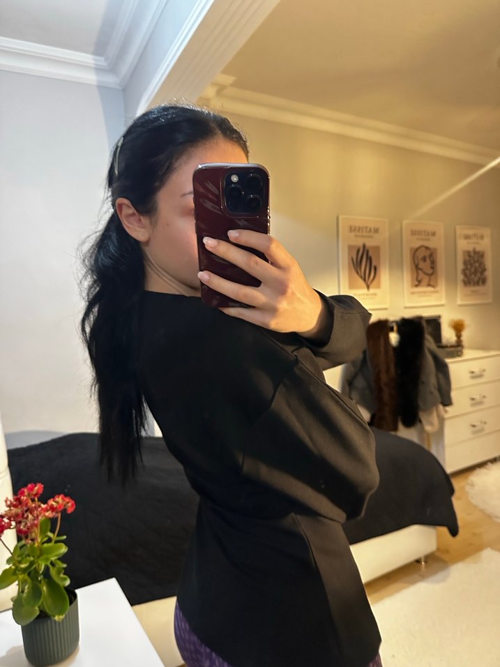 H&M V Yaka Uzun Kollu Bluz - Görsel 3