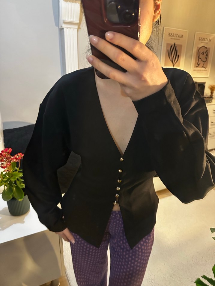 H&M V Yaka Uzun Kollu Bluz - Görsel 2