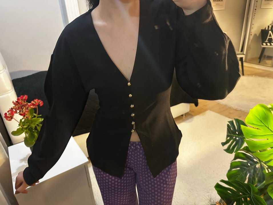 H&M V Yaka Uzun Kollu Bluz - Görsel 4