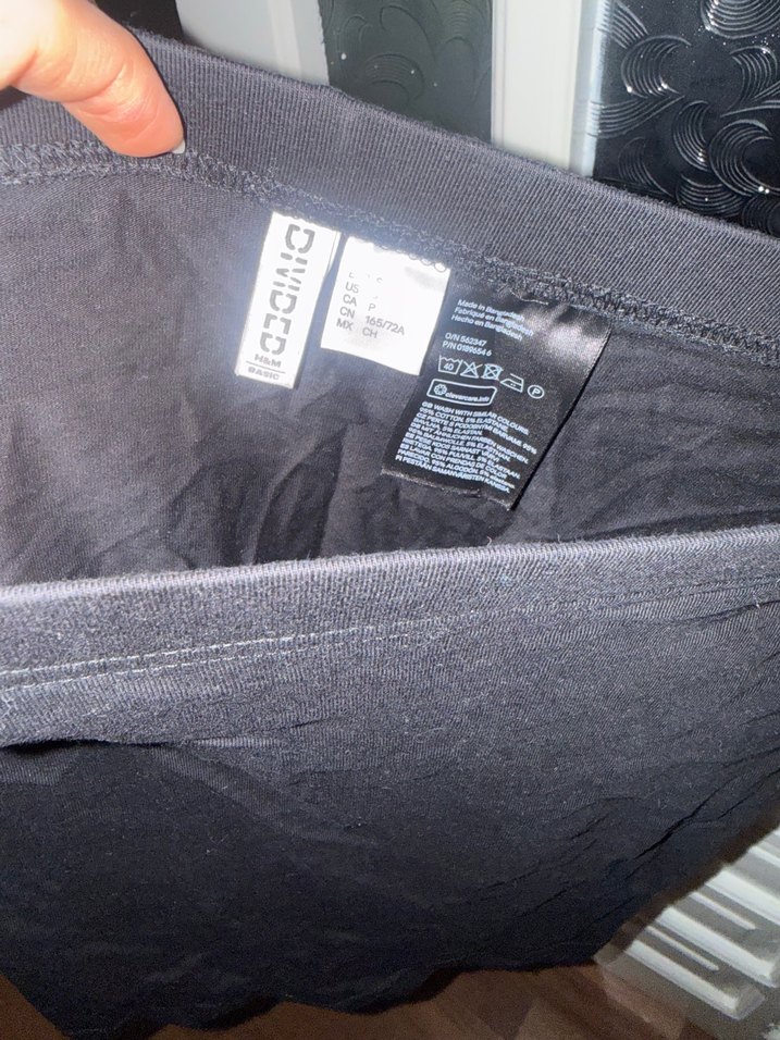 H&M Siyah Mini Etek — görsel 2/3