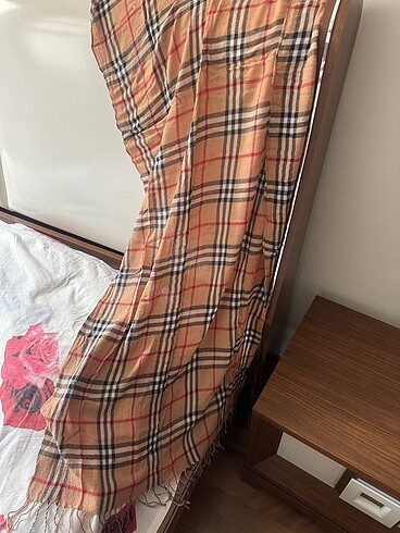 Burberry şal eşarp