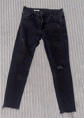 Bershka Siyah Midi Boy Yırtık Detaylı Kadın Jean