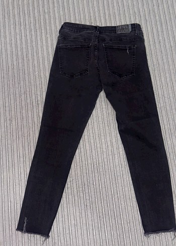 s Beden siyah Renk Bershka Siyah Midi Boy Yırtık Detaylı Kadın Jean