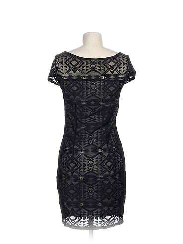36 Beden PreLoved Kısa Elbise %70 İndirimli.
