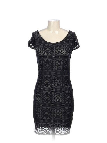 PreLoved Kısa Elbise %70 İndirimli.
