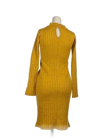 m Beden PreLoved Triko Elbise %70 İndirimli.