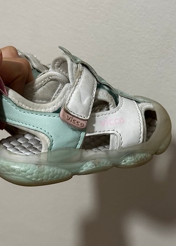 Vicco Kız Çocuk unisex Beyaz renkli Bantlı Bağcıksız Sandalet vicco