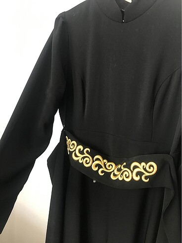 42 Beden Pınar şems beli nakışlı siyah elbise