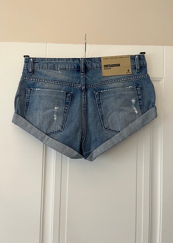 One Teaspoon Düğmeli Loose Fit Mini Jean Şort