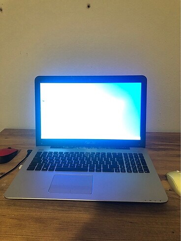 Asus X55UB İ5 işlemcili