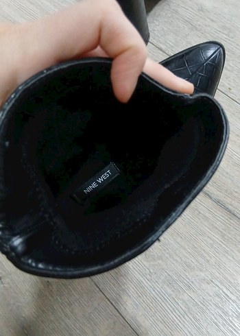 Siyah Yılan Derisi Desenli Topuklu Kadın Bot - Görsel 3