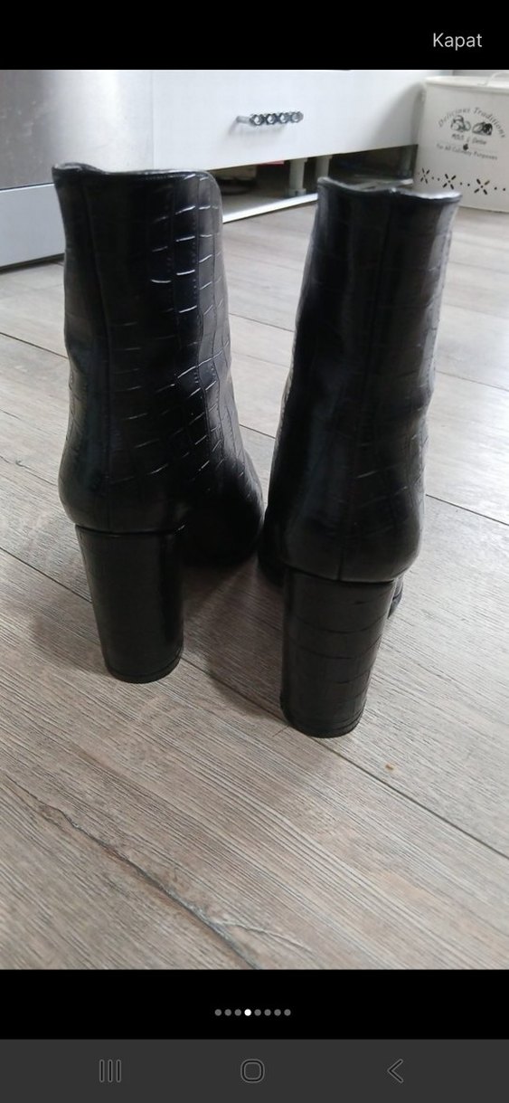 Siyah Yılan Derisi Desenli Topuklu Kadın Bot - Görsel 2