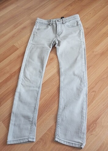 10 Yaş Beden Açık gri erkek pantolon