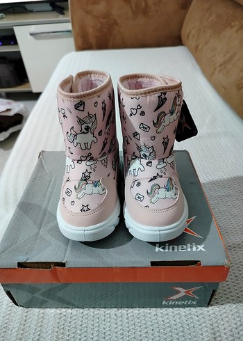26 Beden Kinetix Kız Çocuk Pembe Unicorn Desenli Bot