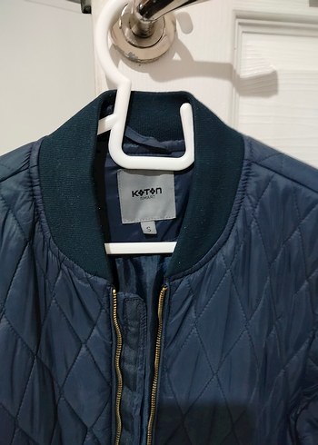 Koton Erkek Lacivert Kapitone Fermuarlı Mont