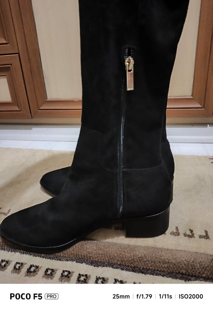 Siyah Kadın Süet Diz Üstü Pliseli Bot - Görsel 2