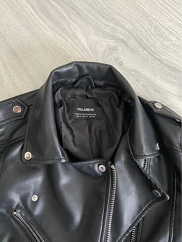 m Beden siyah Renk Pull & Bear deri ceket