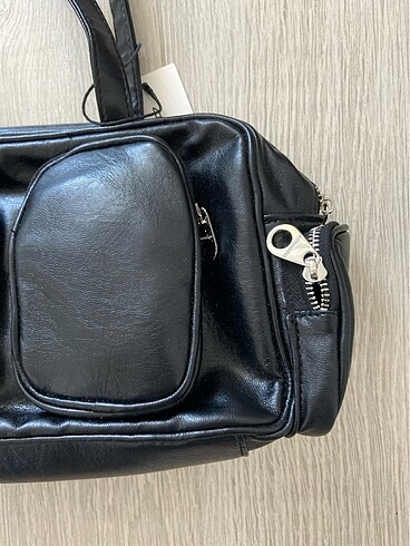  Beden Stradivarius çok cepli siyah çanta