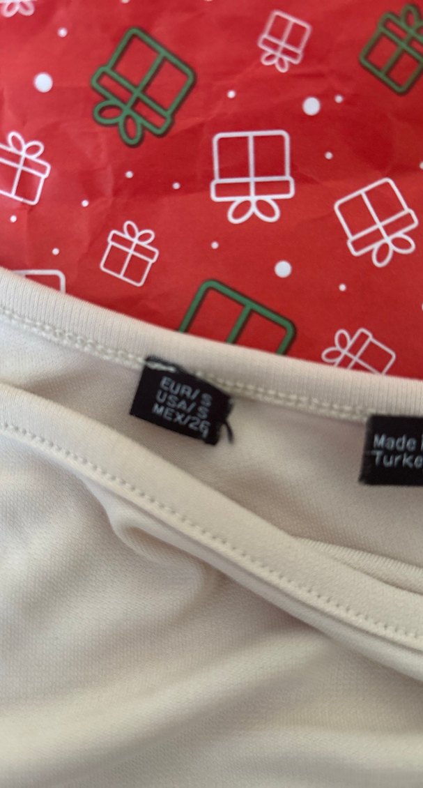 Bej Drapeli Kayık Yaka Kolsuz Bluz - Görsel 2