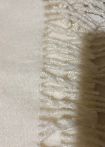 Beyaz Kadın Yün Püsküllü Şal - Görsel 3